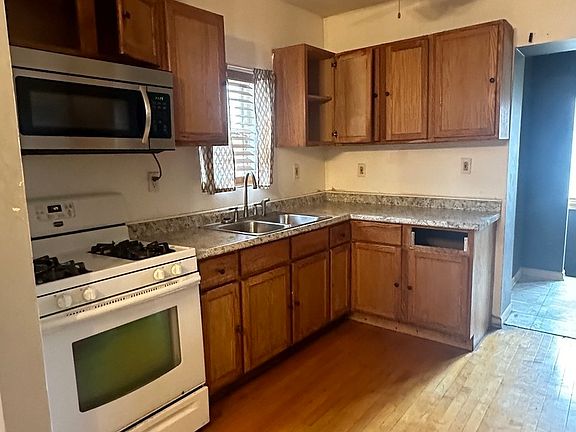 4th image of 2024 S 12th Ave