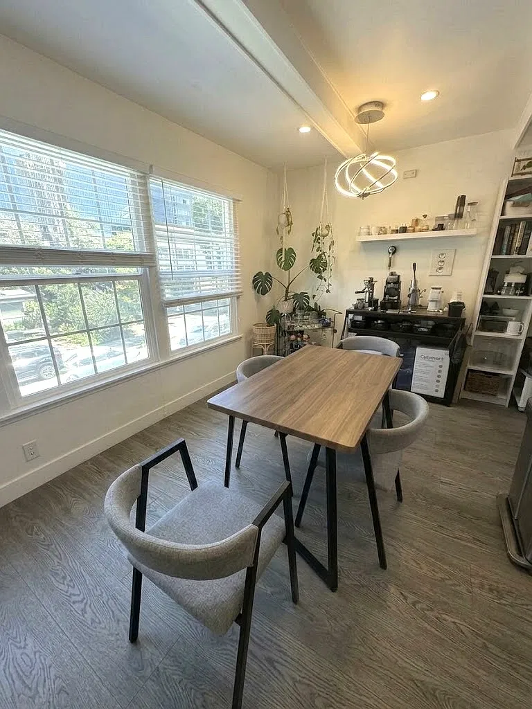 2 bed, 950 sqft, $3,500 — Photo 3