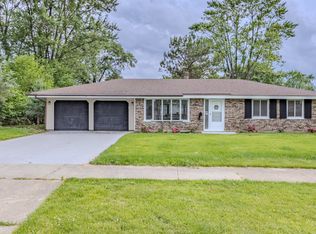 631 W Weathersfield Way, Schaumburg, IL 60193