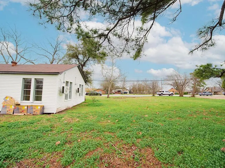 1608 W State Highway 21 — Photo 24
