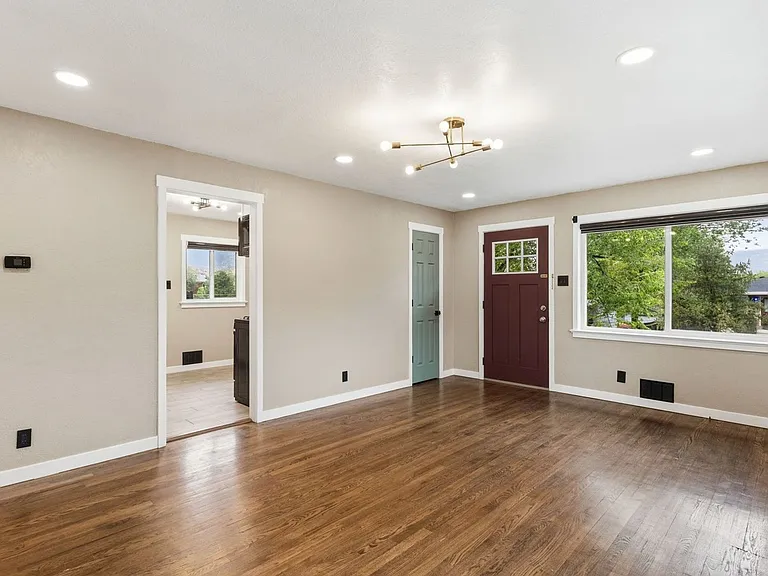 405 Wilhelmia Ave #B — Photo 3