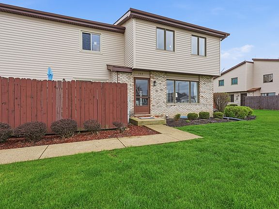 3rd image of 753 Bon Terre Rd