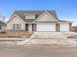 404 Phyllis Farm Rd, Prairie Grove, AR 72753