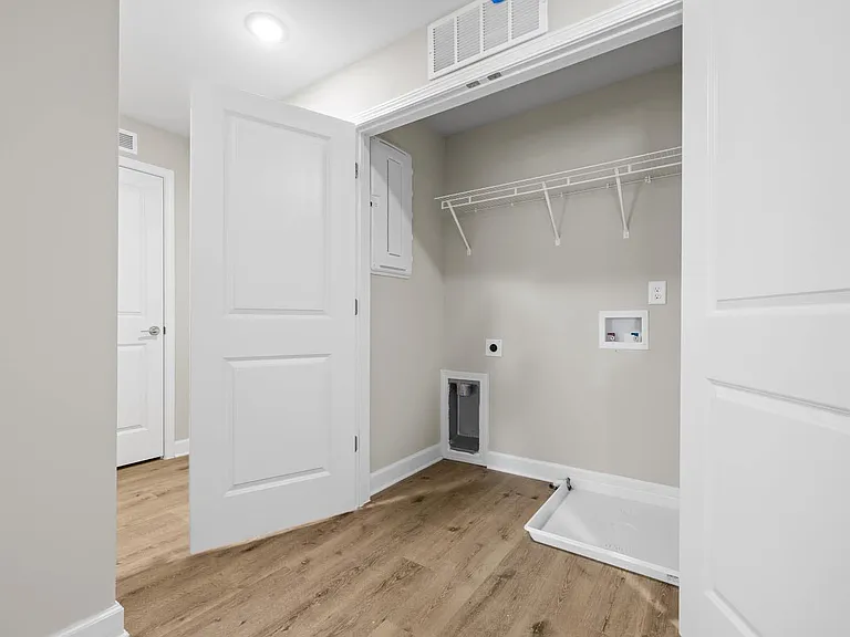 Bluebird Commons — Photo 19