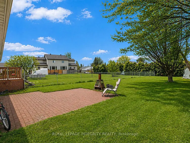 22 Dollard St #B — Photo 16