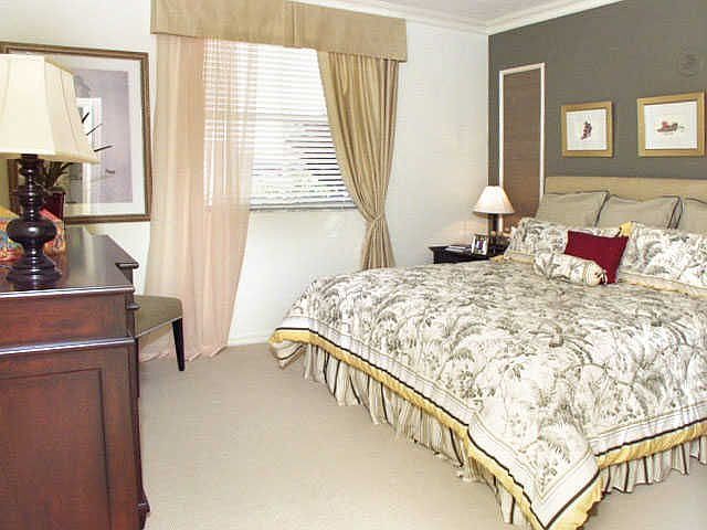 2nd image of 2087 Hotel Cir S