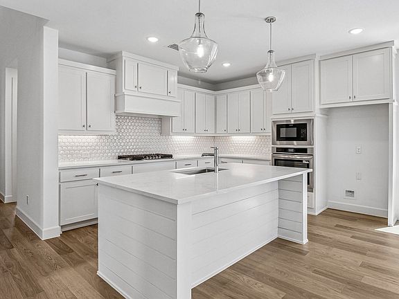 3rd image of 4509 Peary Ln
