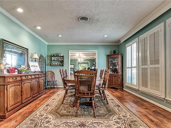 3rd image of 2705 Burton Dr