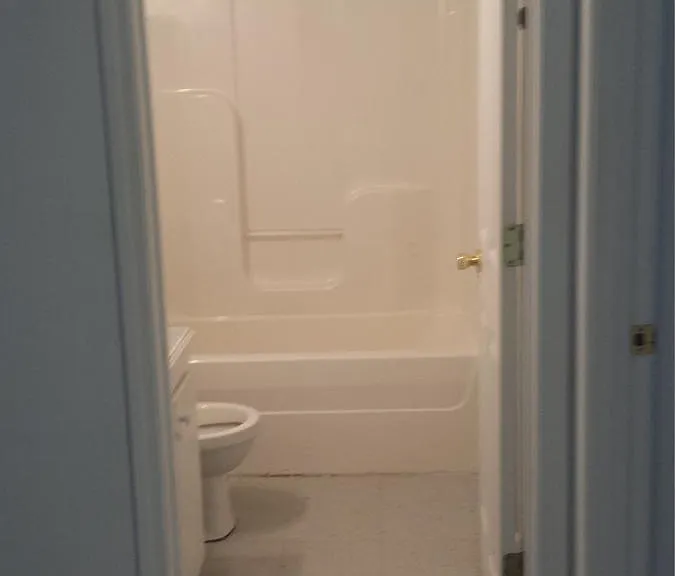 306 Gloria St — Photo 2