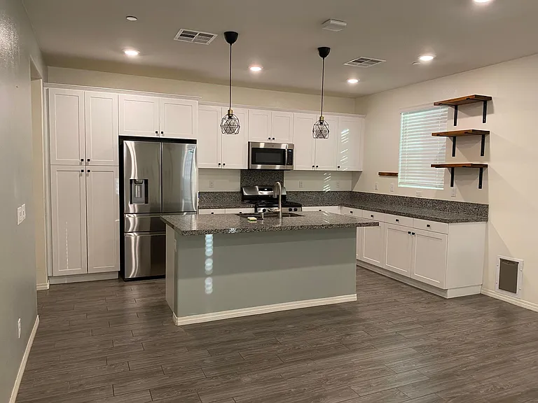 6049 Sendero Ave — Photo 2