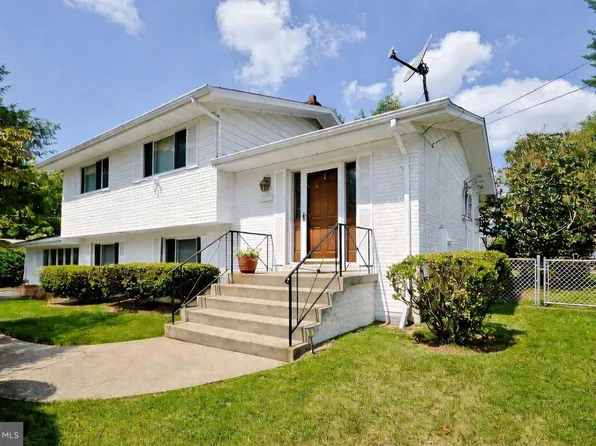 5406 Chesterfield Dr, Temple Hills, MD 20748