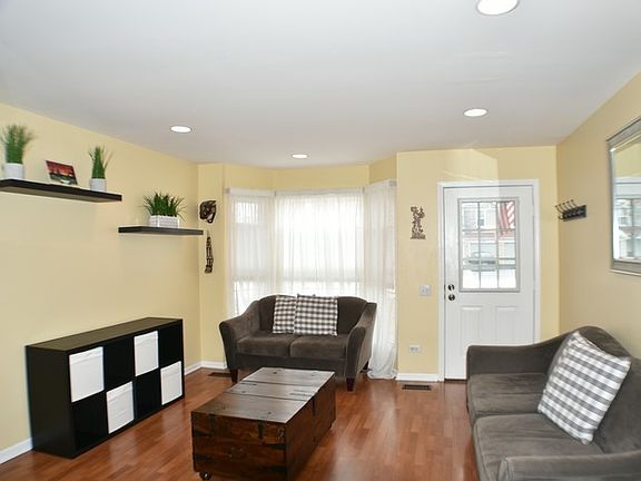 3rd image of 137 E Shag Bark Ln