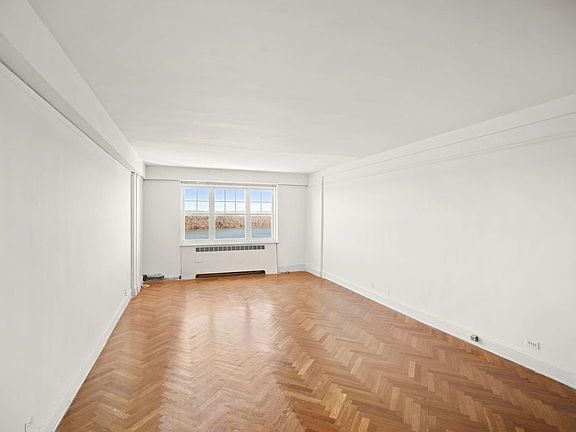 2nd image of 160 Cabrini Blvd APT 128