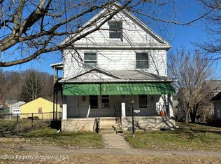 1006 Lincoln Ave, Blakely, PA 18447