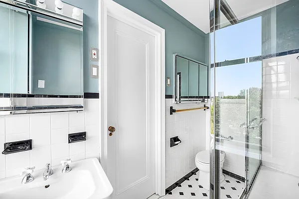 Sold by Compass | media 7