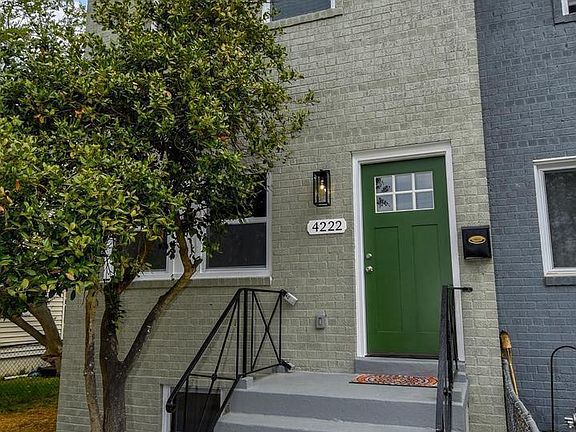 Front view of home