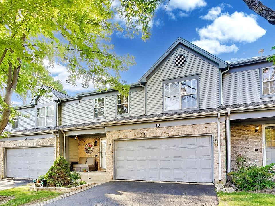 2nd image of 30 Oxford Ct