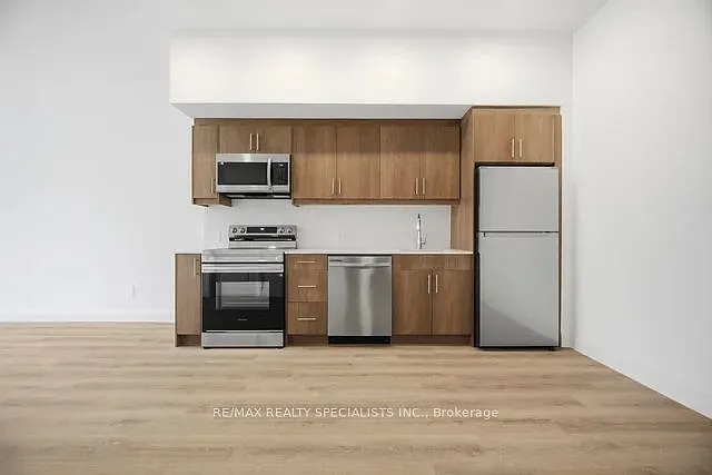 1333 Weber St E #103 — Photo 16