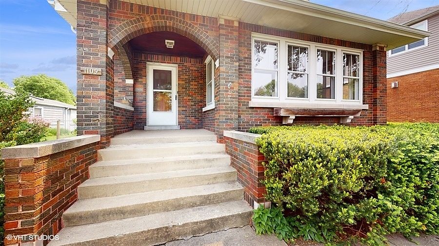 1109 Margret St, Des Plaines, IL 60016 Zillow