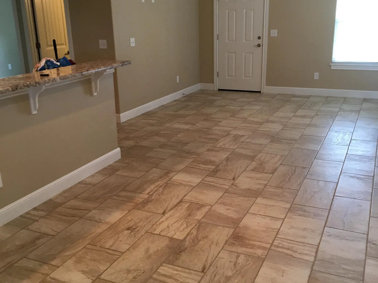 3 bed, 1128 sqft, $1,300 — Photo 2