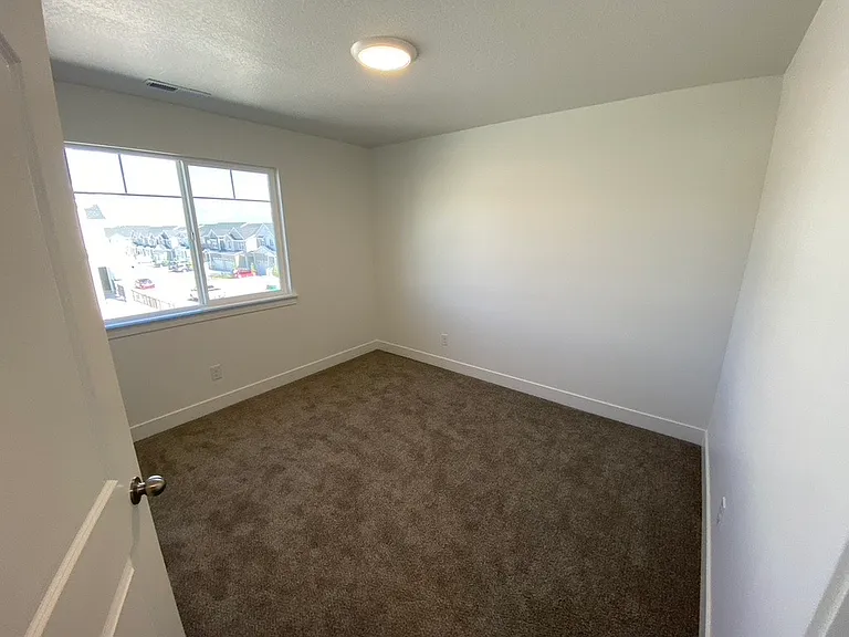 2083 N 4260 W — Photo 31