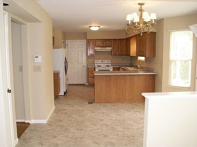 Large Eat-in Kitchen