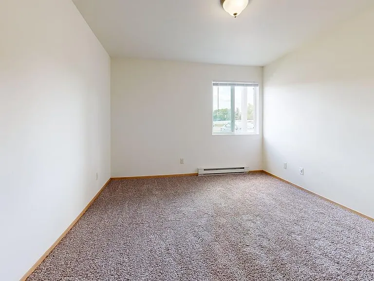 Dakota Point Apartments — Photo 16
