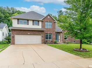 201 Whispering Pnes, Clinton, IA 52732