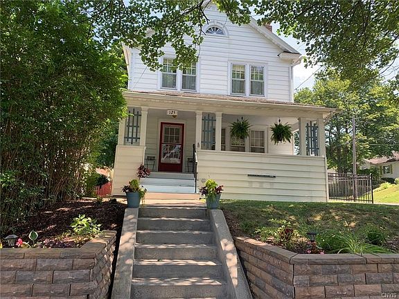 2nd image of 125 Bungalow Ter