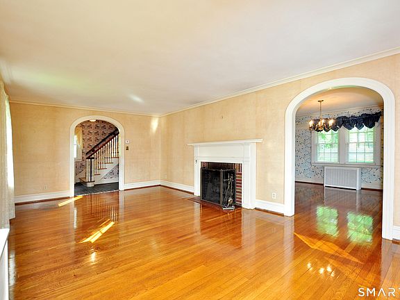 5th image of 10 Harvey Road