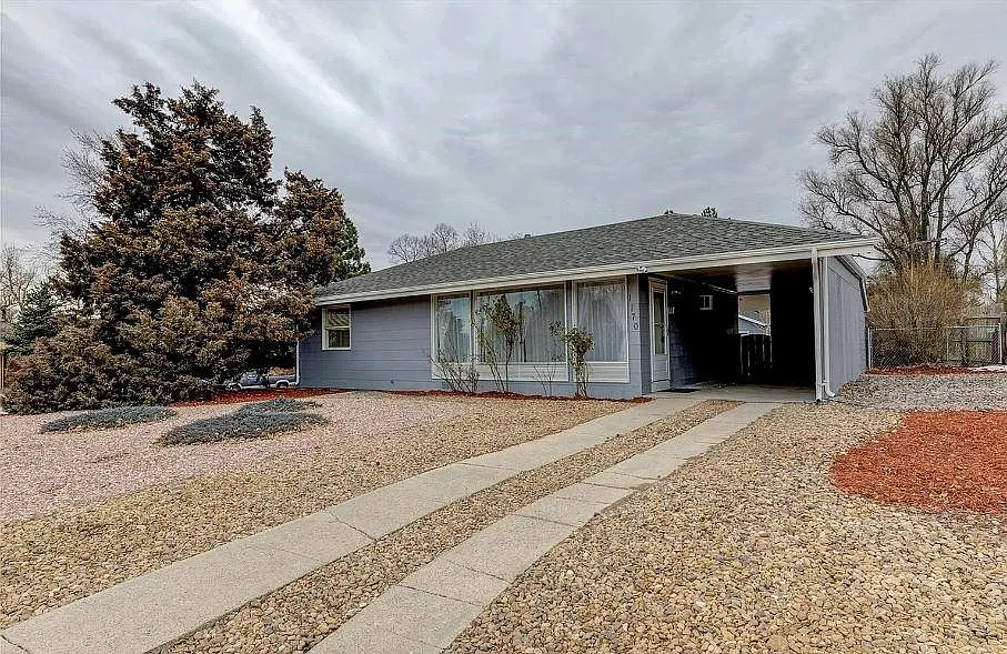 3 bed, 900 sqft, $2,510 — Photo 3