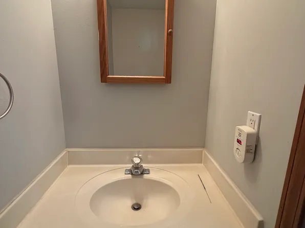 10387 High St APT B, Erie, MI 48133