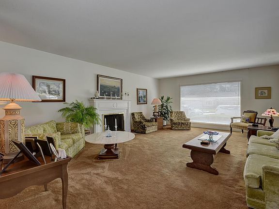 3rd image of 1799 Santa Lucia Dr