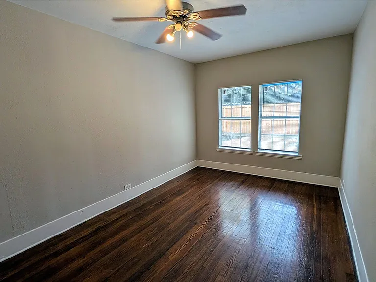 1133 W Gray St — Photo 18