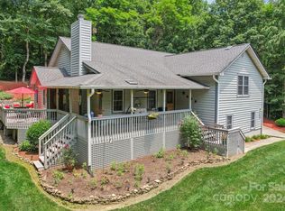 1589 Ransier Dr, Hendersonville, NC 28739
