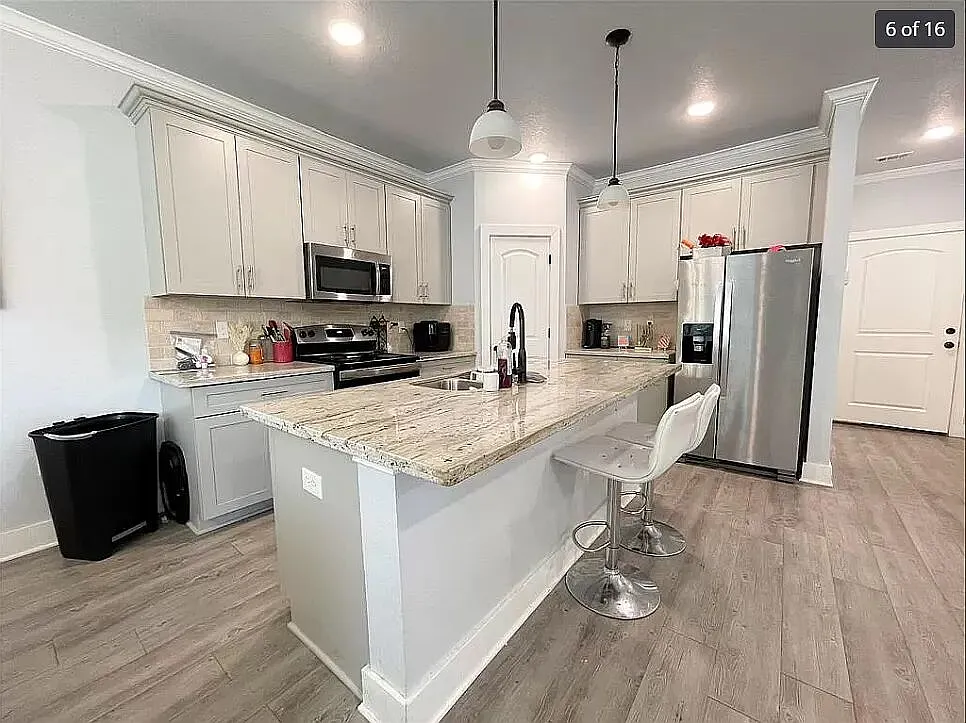 4 bed, 4.5 bath, 1864 sqft, $2,420 — Photo 2