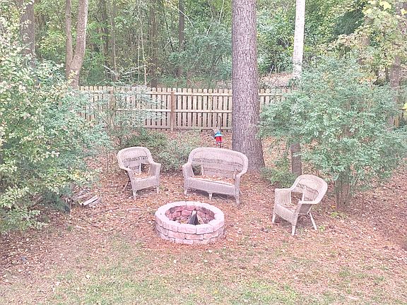 3rd image of 16919 Hampton Crossing Dr