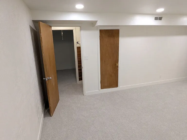 7070 Beacon Way — Photo 38
