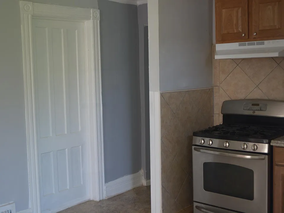 932 Sunset Ave #1