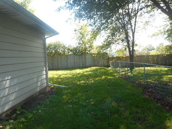 3rd image of 18323 W Linda Ln