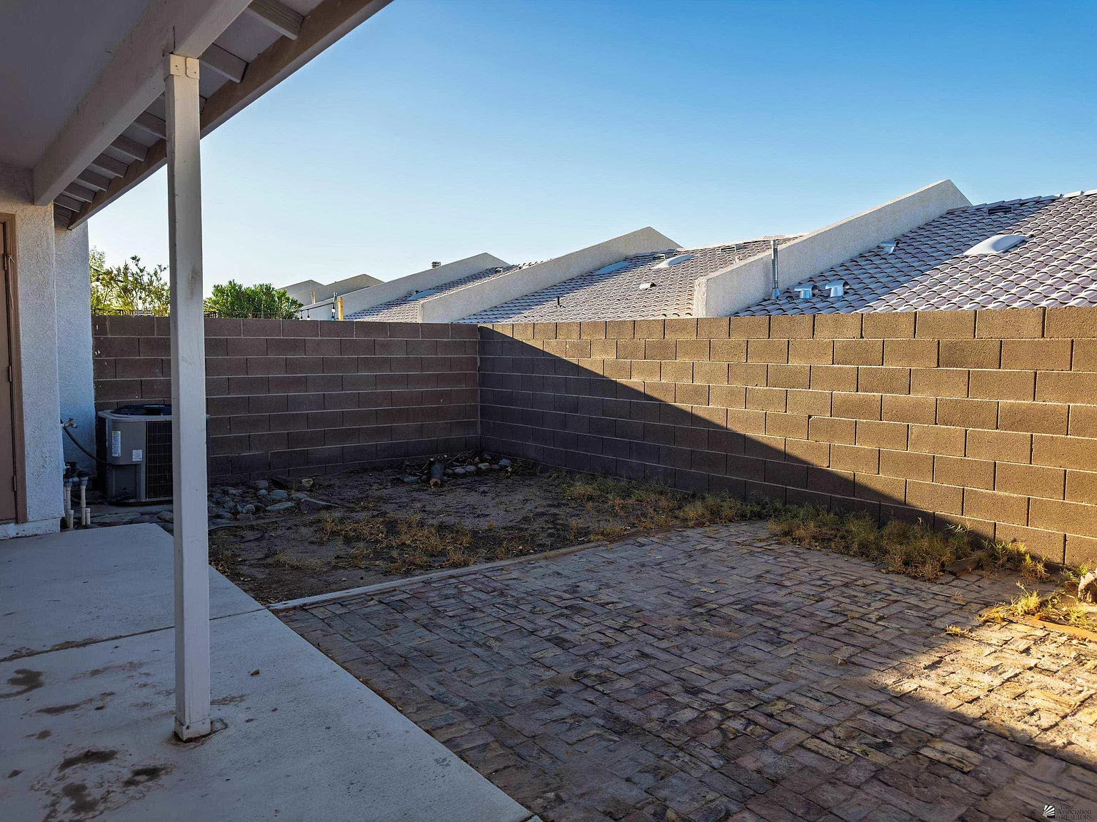 3 bed, 2.0 bath, 2001 sqft, $1,500 — Photo 4