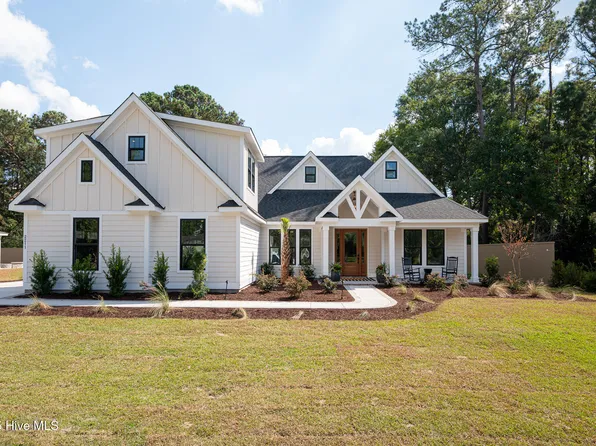 385 Crow Creek Drive NW, Calabash, NC 28467