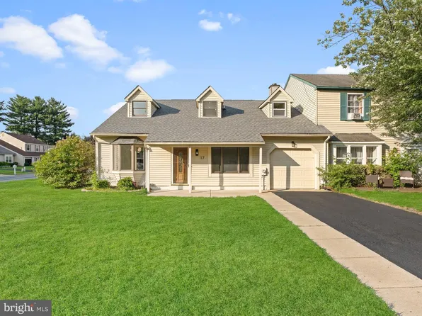 17 Briarcreek Dr, Voorhees, NJ 08043