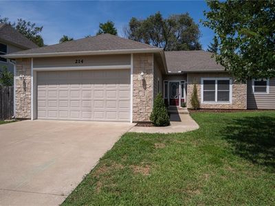 214 Hillside Dr, Baldwin City, KS, 66006