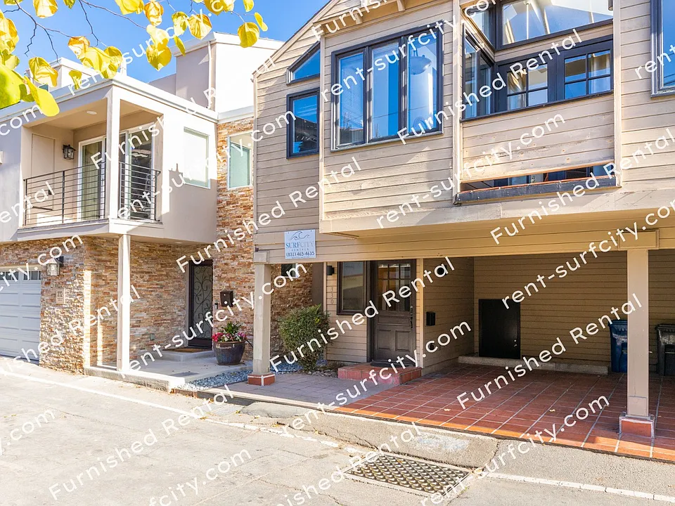 330 Riverview Ave