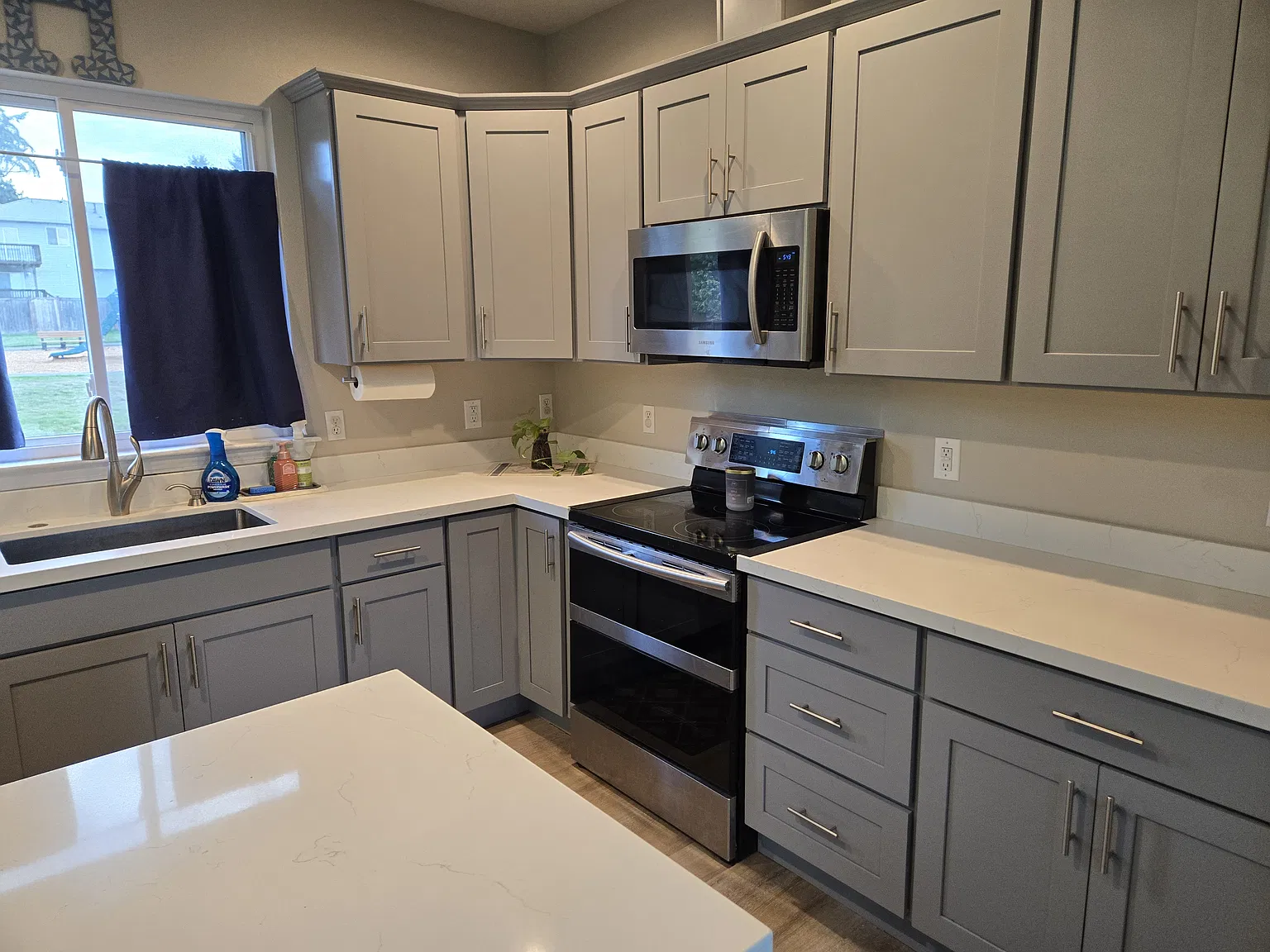 3 bed, 2.5 bath, 1505 sqft, $3,200 — Photo 2