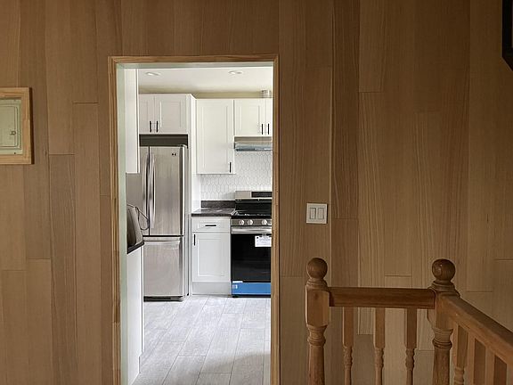 4th image of 60 Bedford Ave