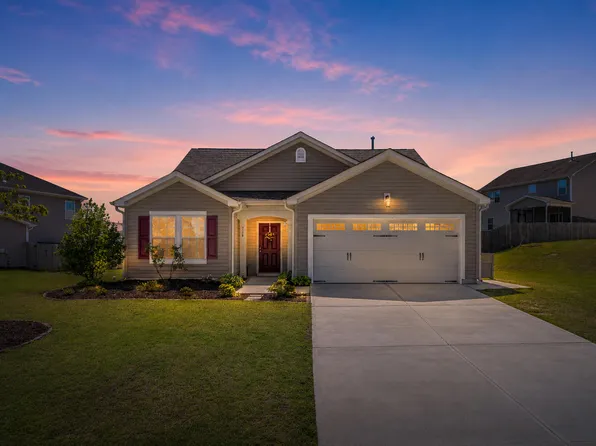 716 Harvest Point Dr, Fuquay Varina, NC 27526