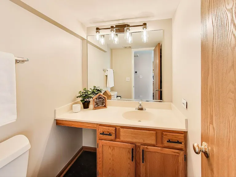985 Manchester Cir #985 — Photo 10