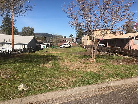 3rd image of 264 N Laguna St